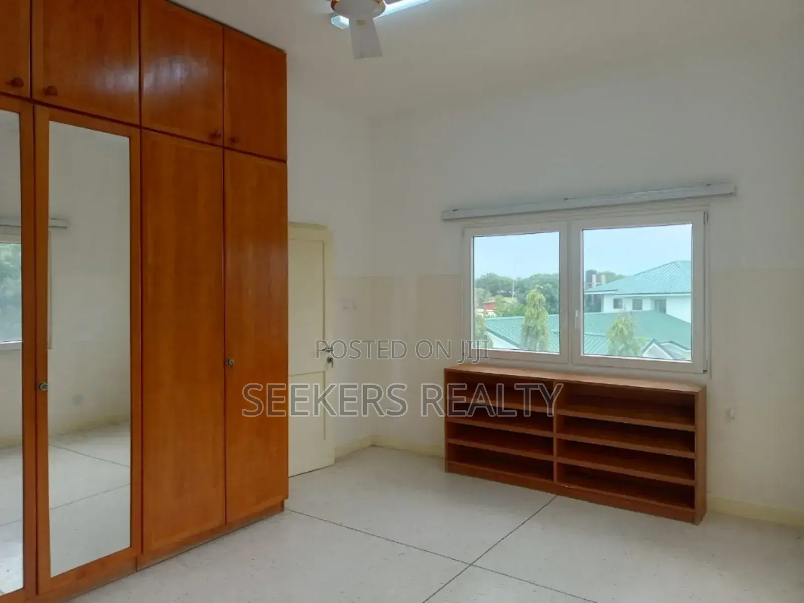 3rooms Office Space to Let