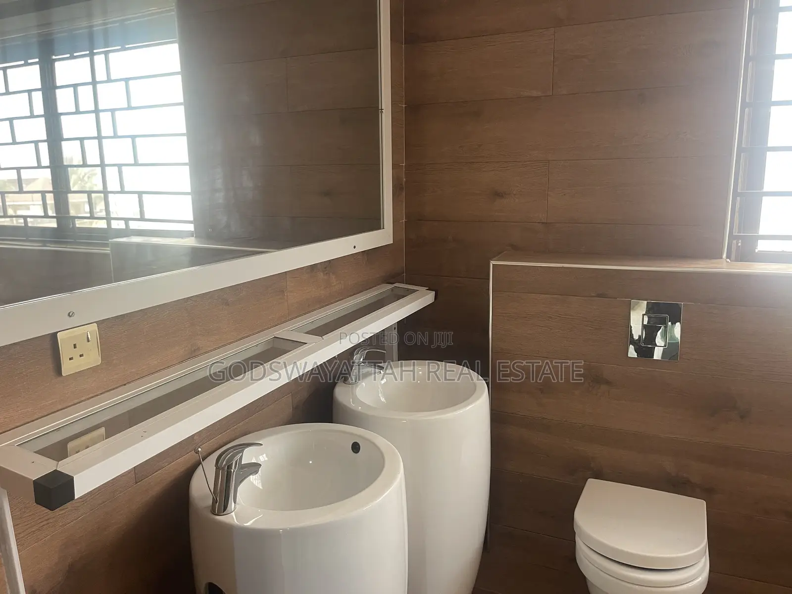 4bdrm House in East Legon, Adjiriganor for rent