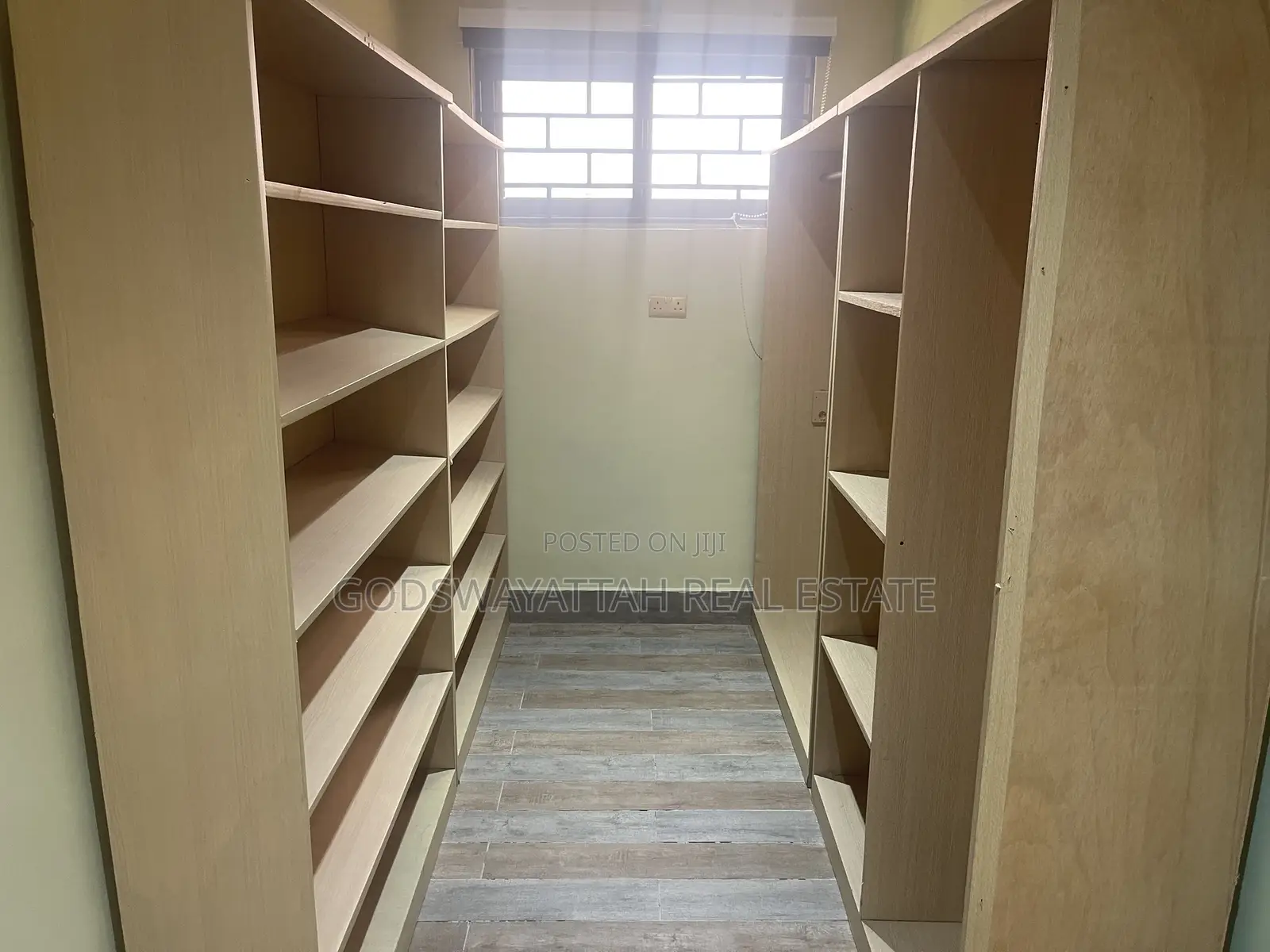4bdrm House in East Legon, Adjiriganor for rent