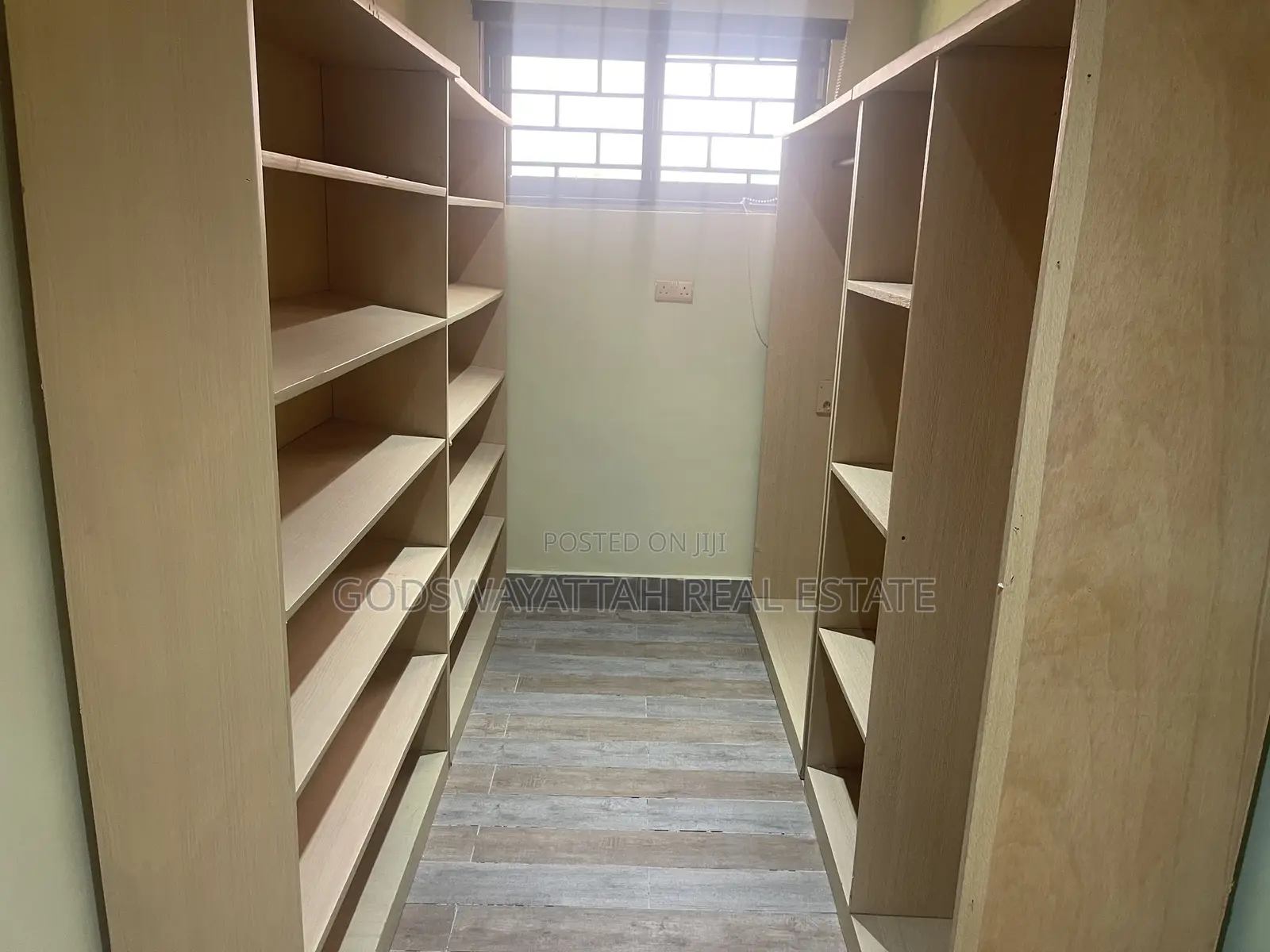 4bdrm House in East Legon, Adjiriganor for rent