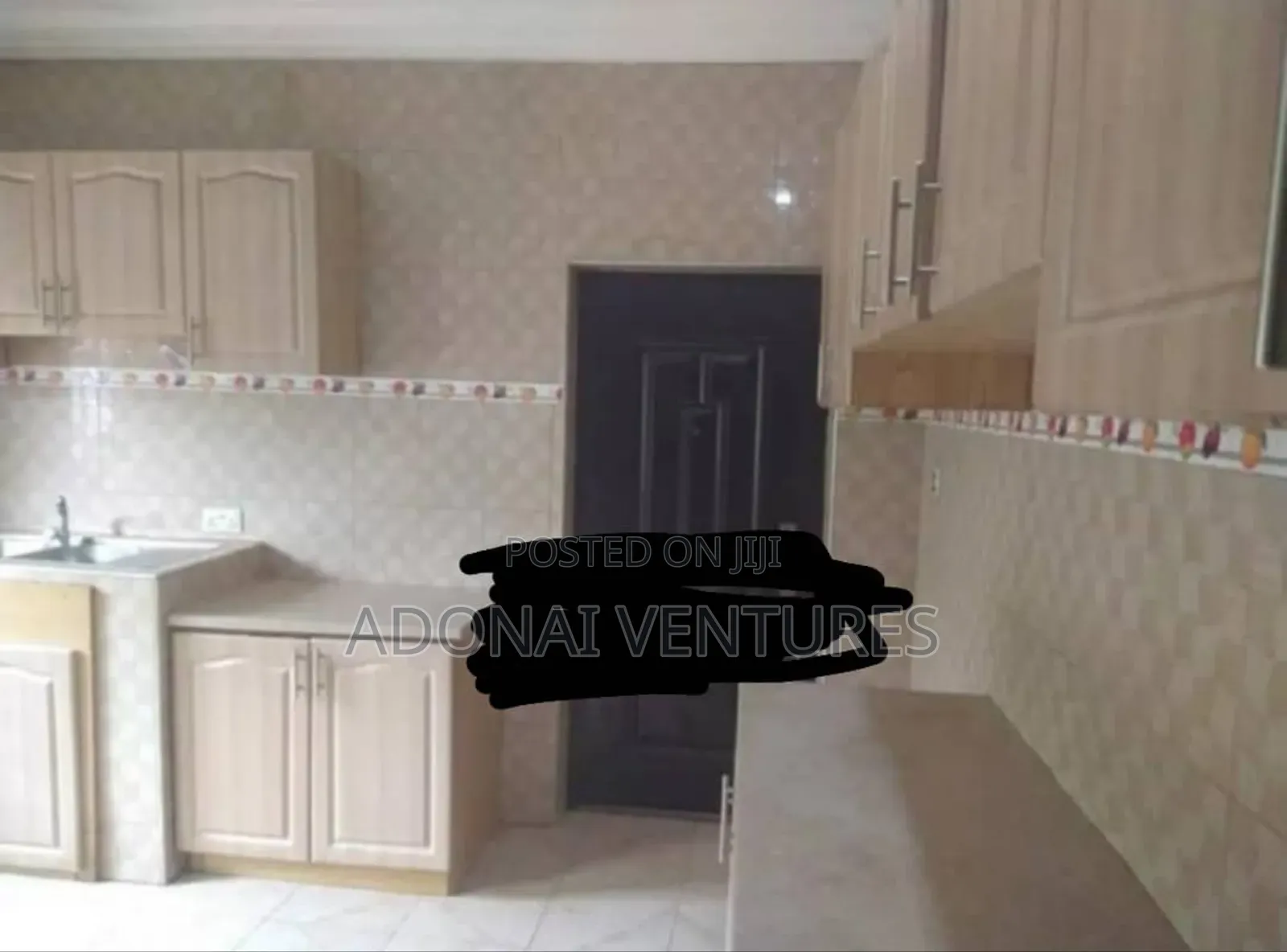 5bdrm House in Santasi Anyinam, Kumasi Metropolitan for sale