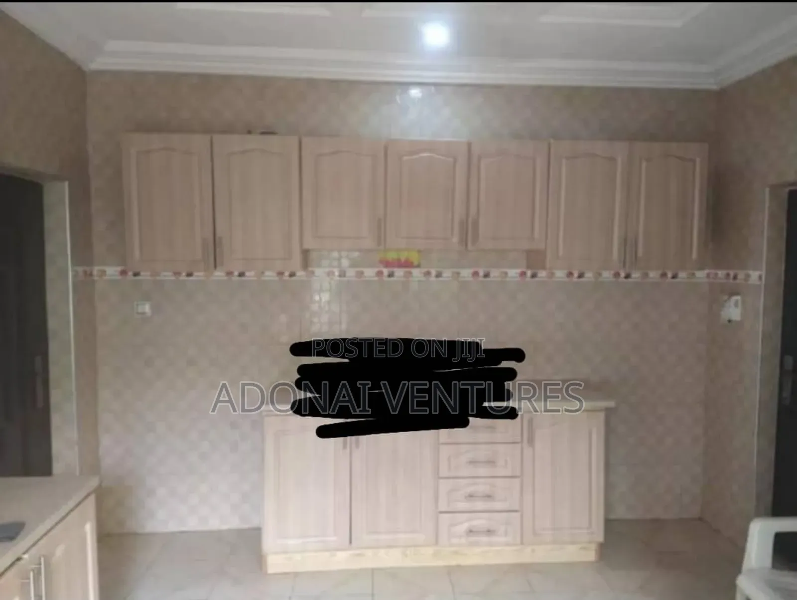 5bdrm House in Santasi Anyinam, Kumasi Metropolitan for sale