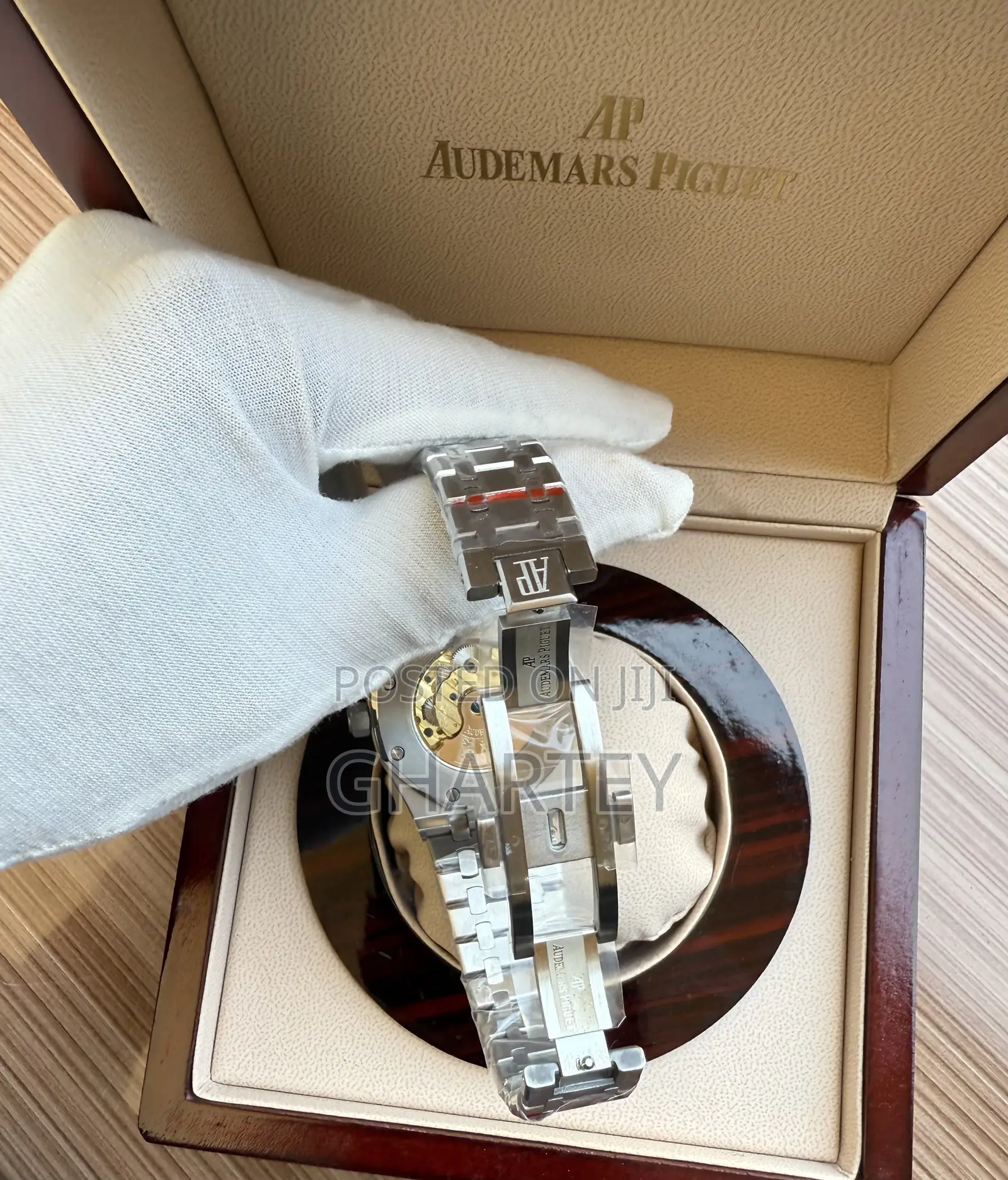 Audemars Piguet Royal Oak – The Ultimate Symbol of Elegance