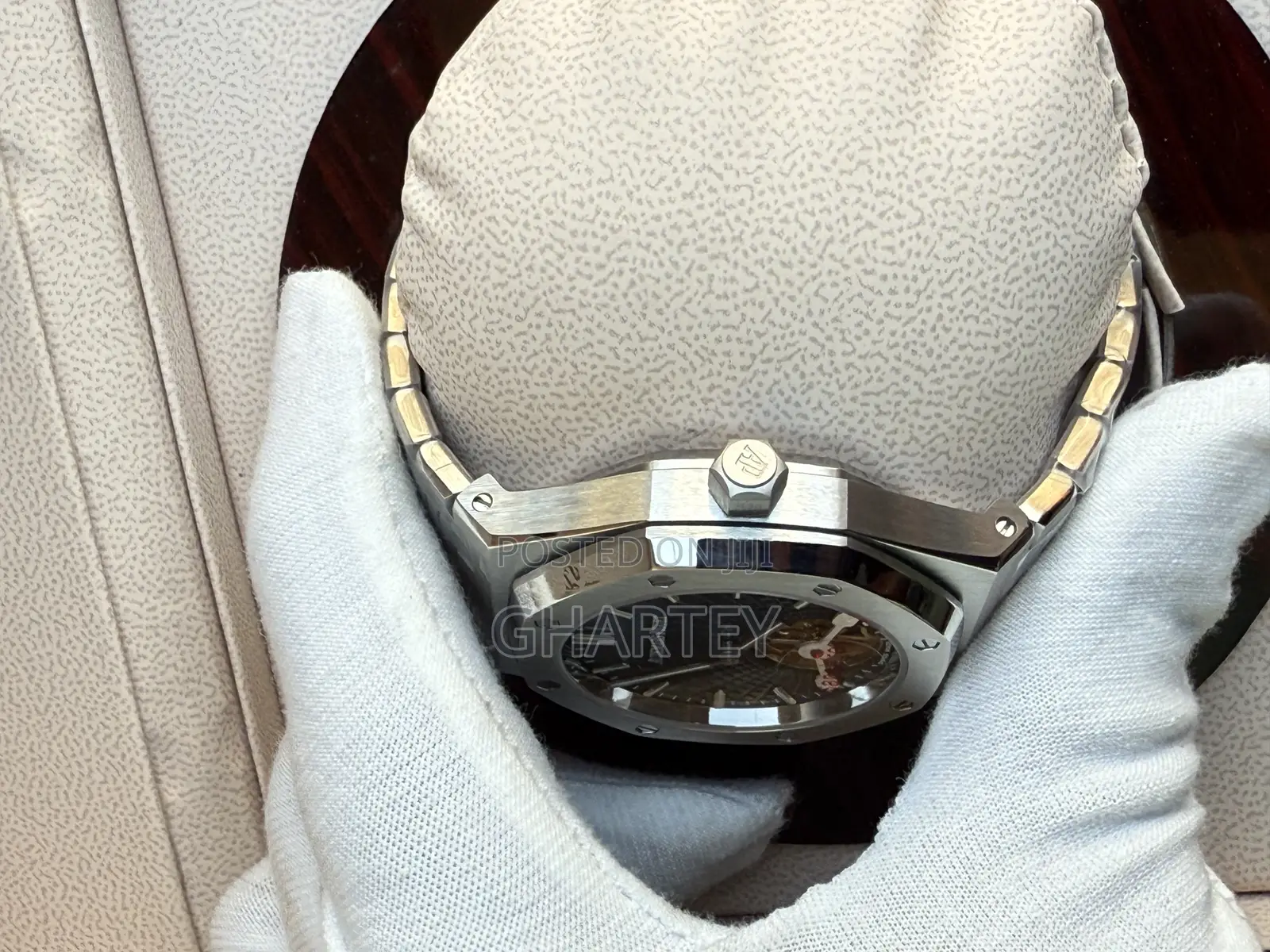 Audemars Piguet Royal Oak – The Ultimate Symbol of Elegance
