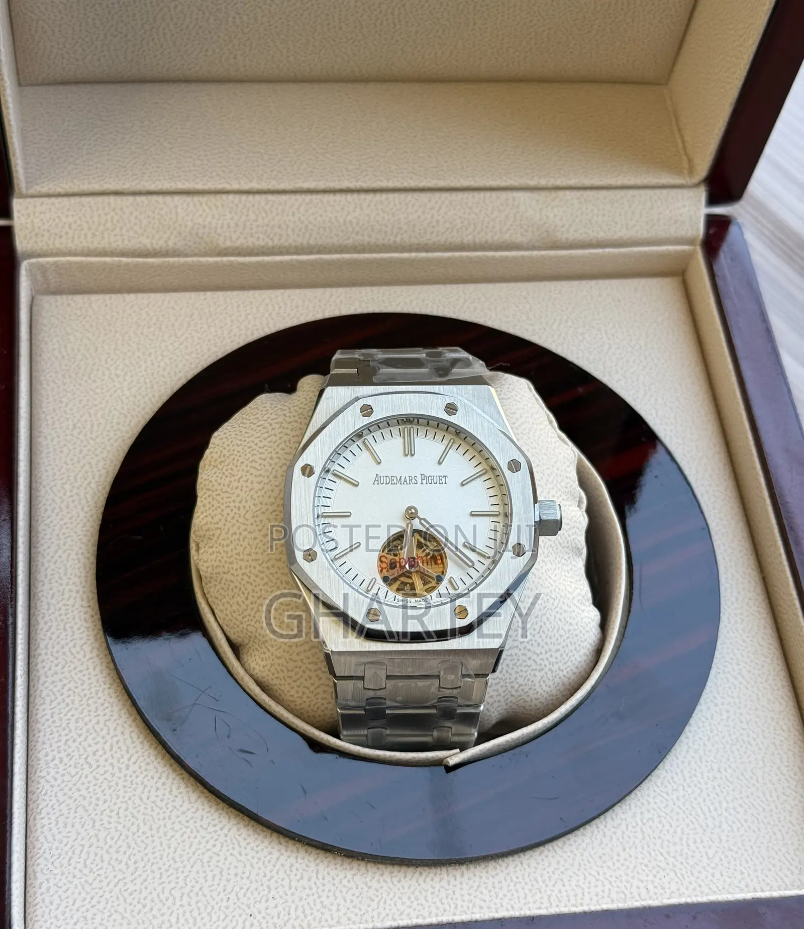 Audemars Piguet Royal Oak – The Ultimate Symbol of Elegance White Face