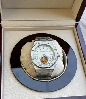 Audemars Piguet Royal Oak – The Ultimate Symbol of Elegance White Face