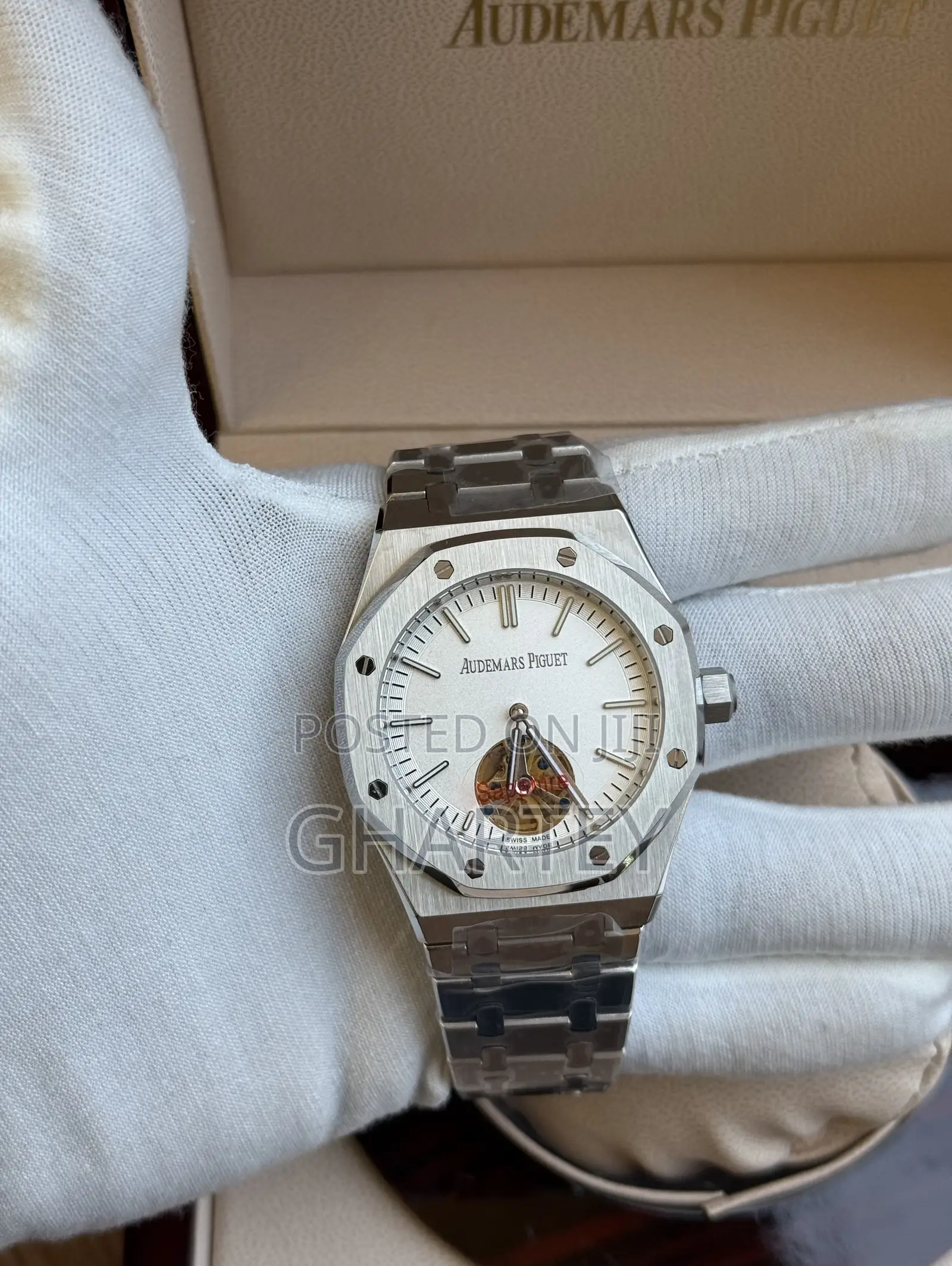 Audemars Piguet Royal Oak – The Ultimate Symbol of Elegance White Face