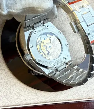 Audemars Piguet Royal Oak – The Ultimate Symbol of Elegance White Face