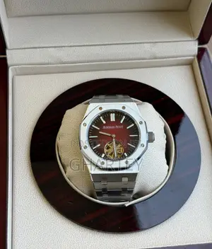 Audemars Piguet Royal Oak – The Ultimate Symbol of Elegance Red Face
