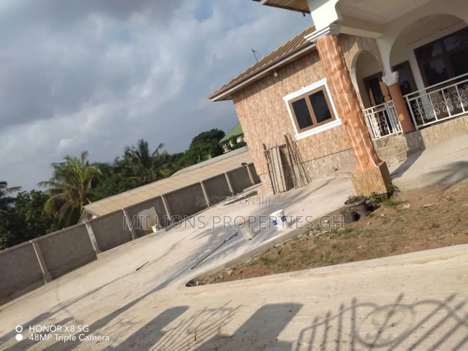 3bdrm House in Millions Properties, Kumasi Metropolitan for sale
