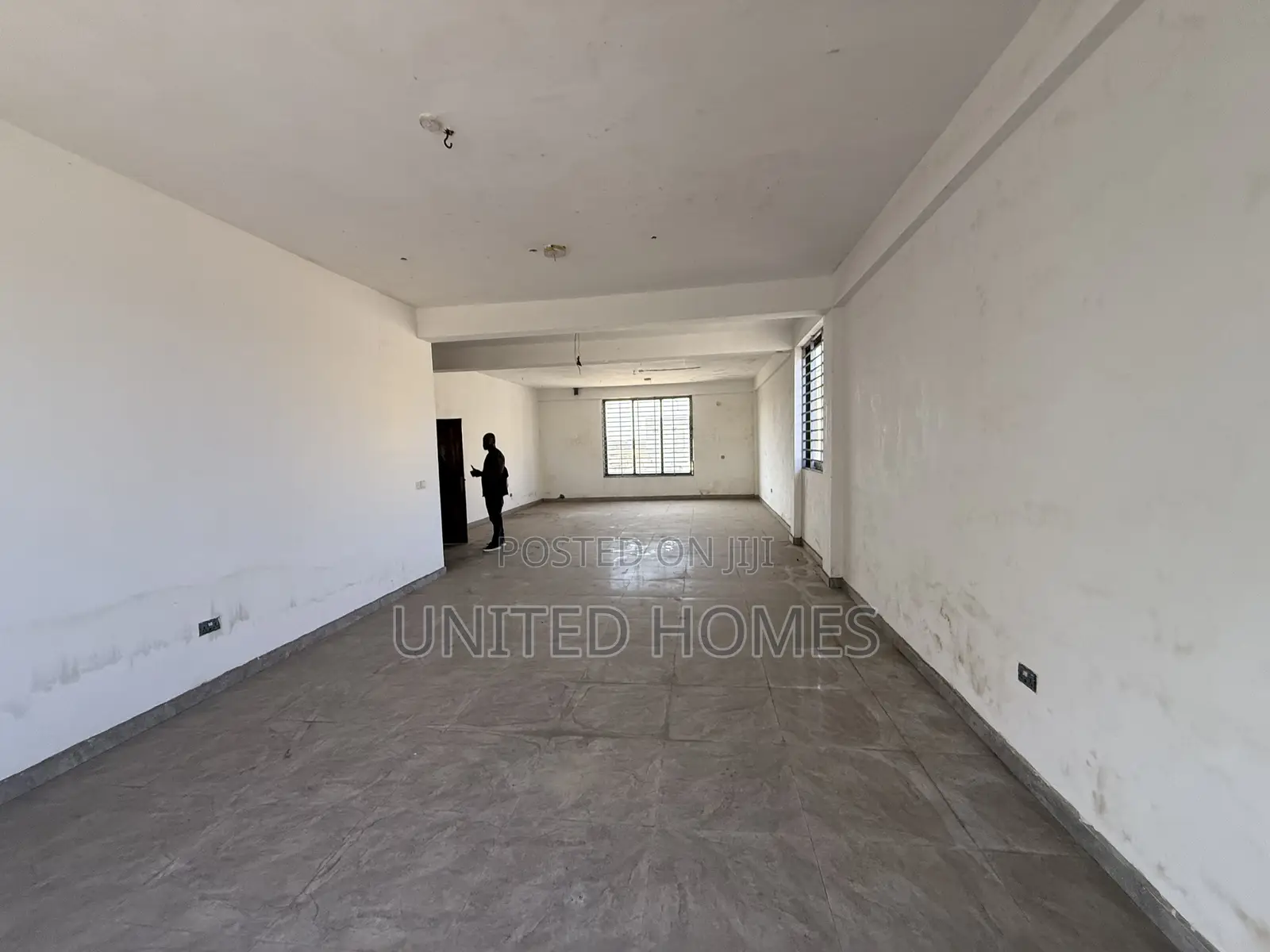 Tema Community One 21 Bedrooms With Office for Rent