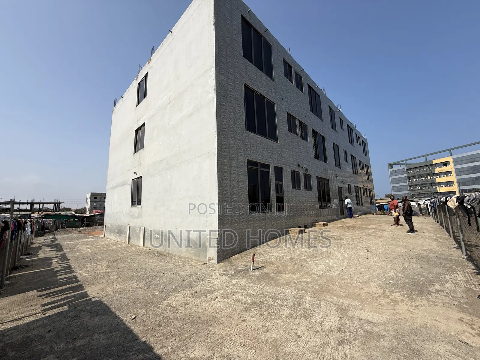 Tema Community One 21 Bedrooms With Office for Rent