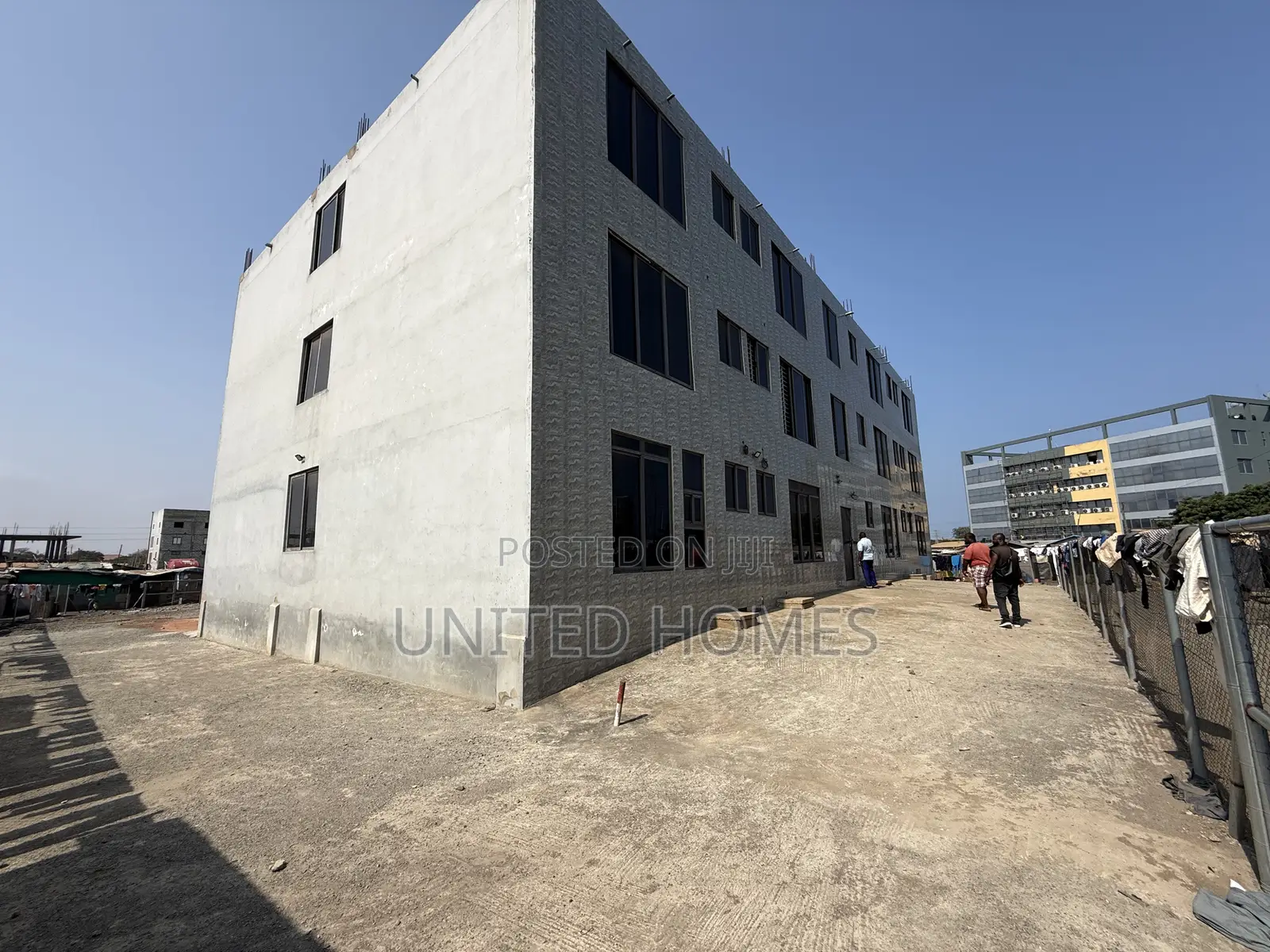 Tema Community One 21 Bedrooms With Office for Rent