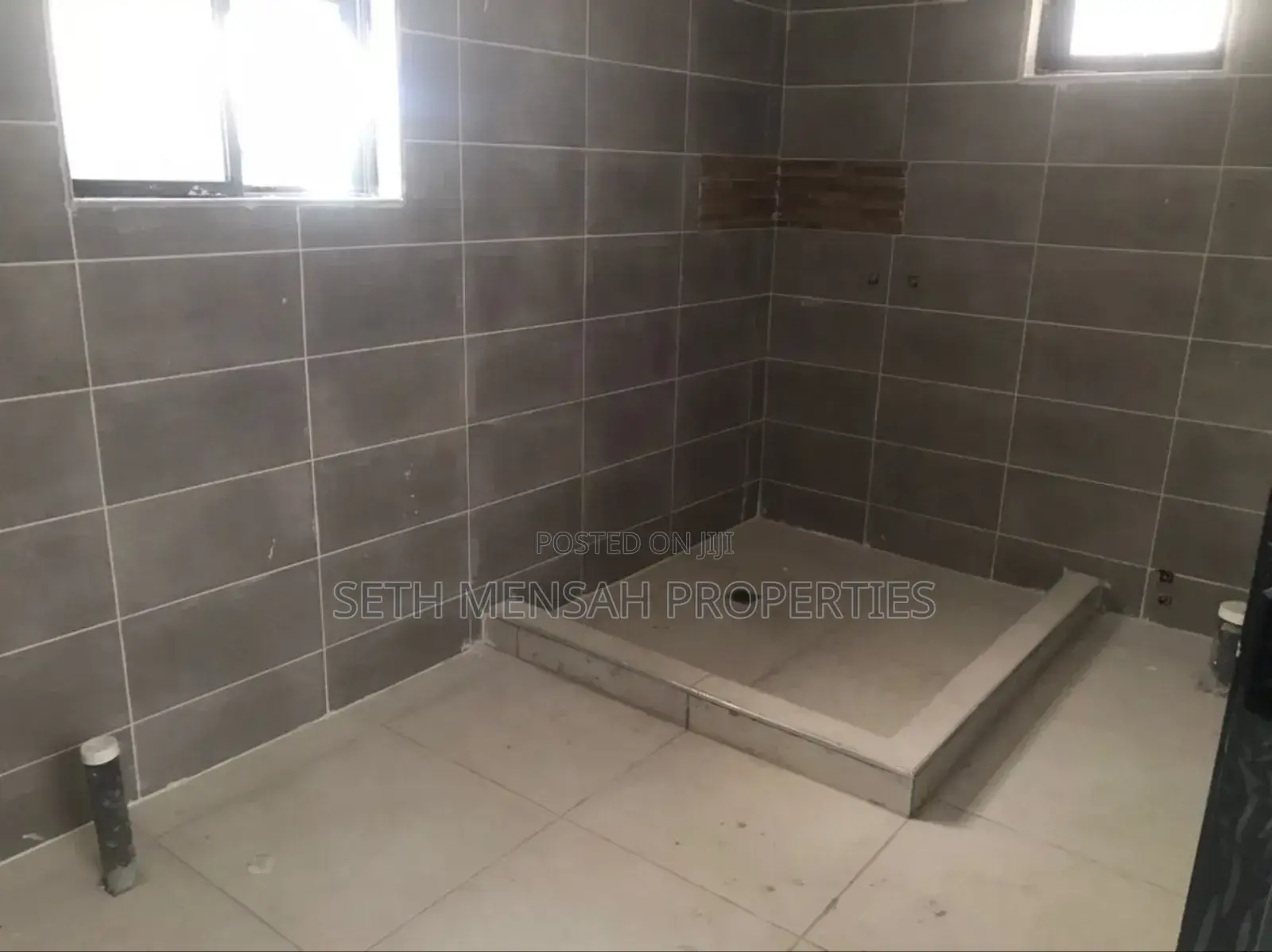 4bdrm House in Lake Side Estate for sale