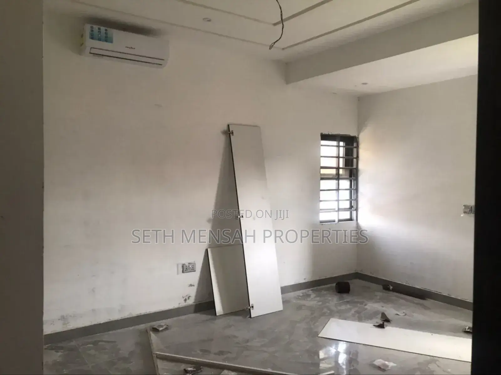 4bdrm House in Lake Side Estate for sale