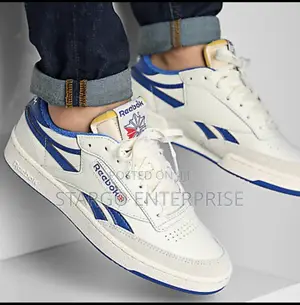 Reebok Sneakers