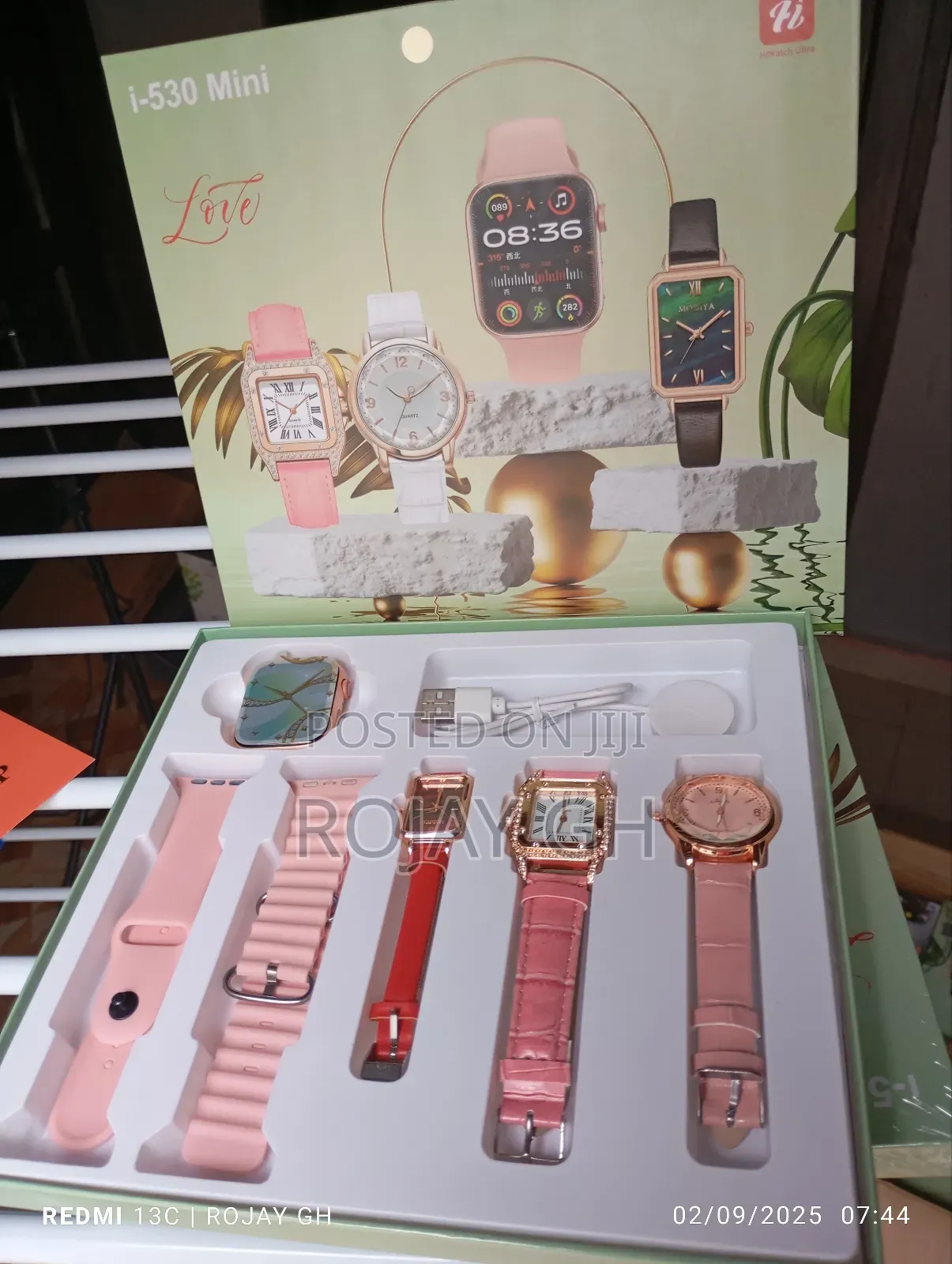 I-530 Smartwatch That Comes With 3 Female Quartz Leather Watches-Pink