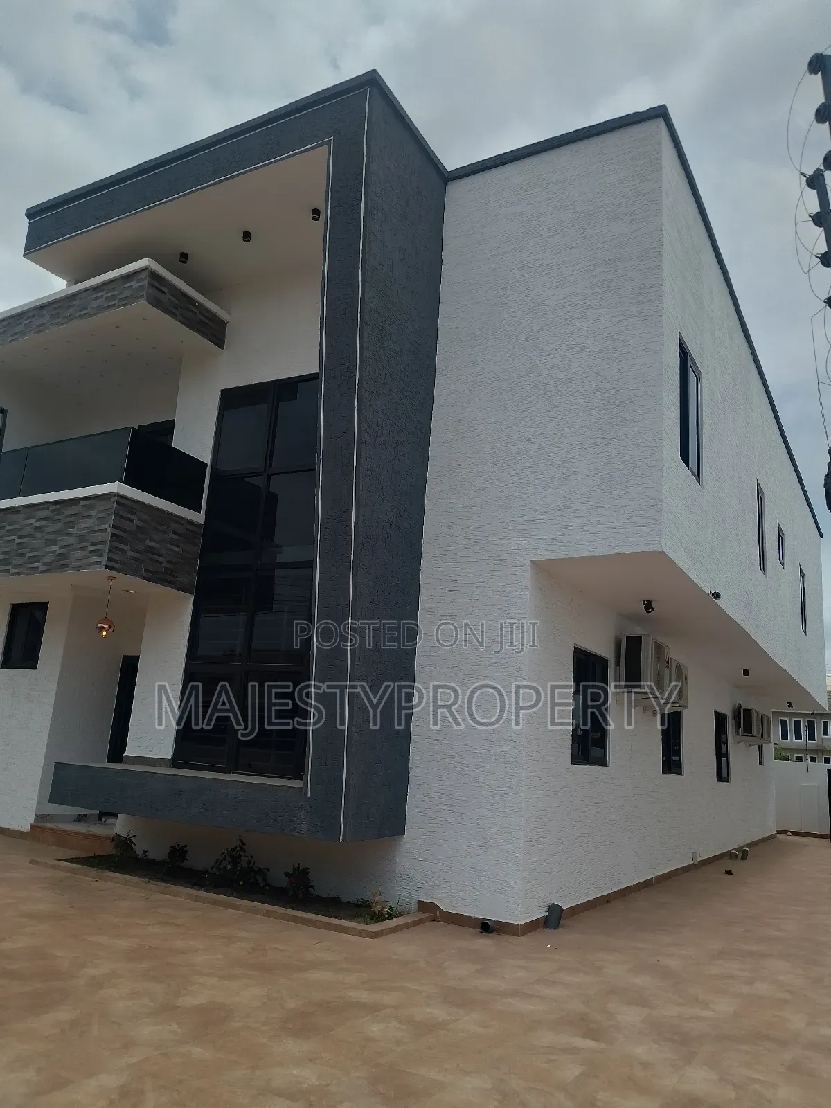 4bdrm Townhouse / Terrace in Spintex for rent