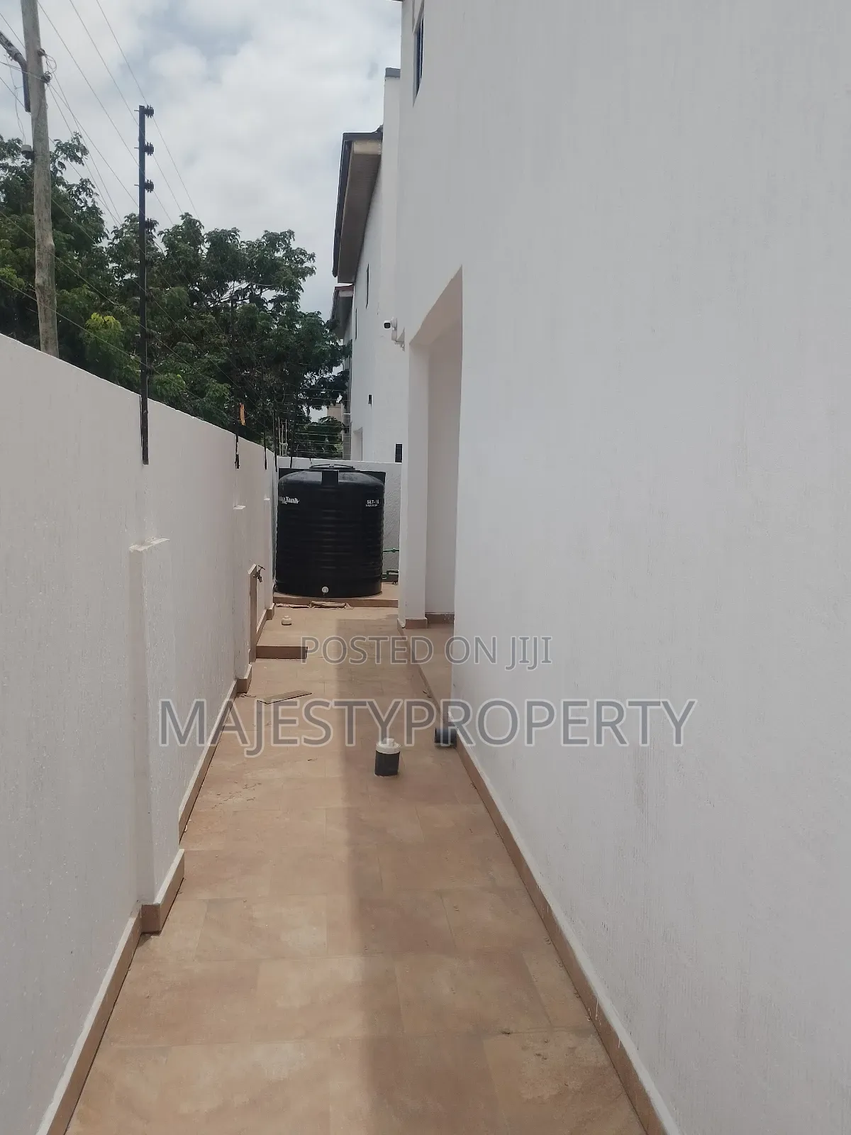 4bdrm Townhouse / Terrace in Spintex for rent