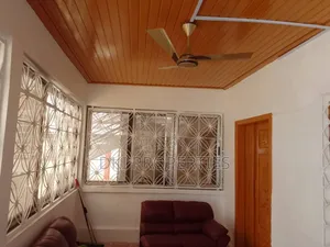 15bdrm House in Dki Properties, Kwashieman for sale