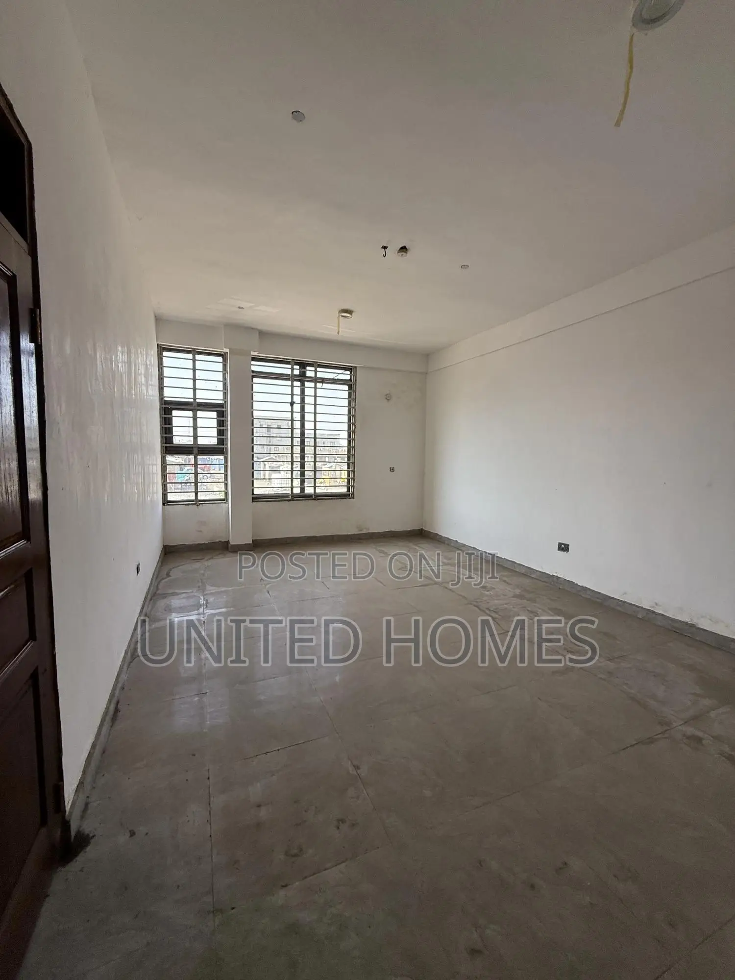 Tema Community One 21 Bedrooms With Office for Rent