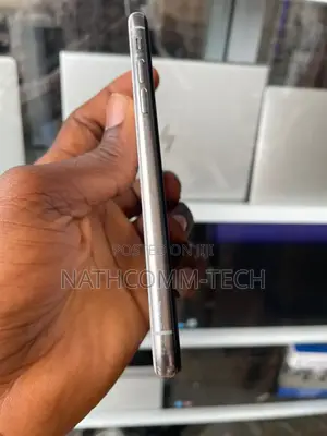 Apple iPhone X 64 GB White