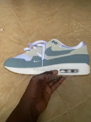 Nike Classics(Free Delivery Within Accra)