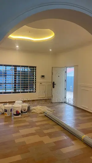 3bdrm Apartment in Lakeside Community 5, Ashaley Botwe for rent