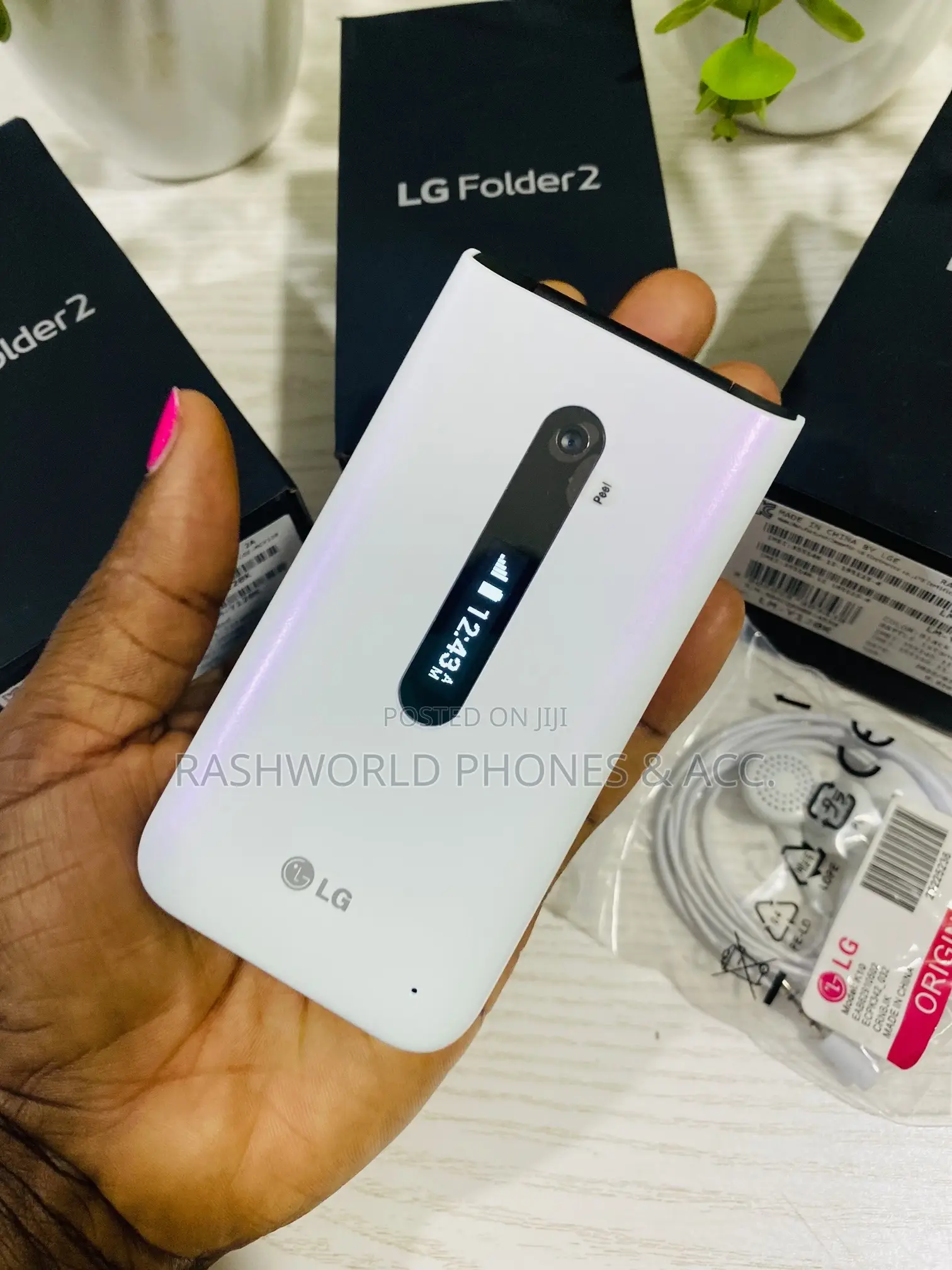 New LG Folder 2 8 GB White