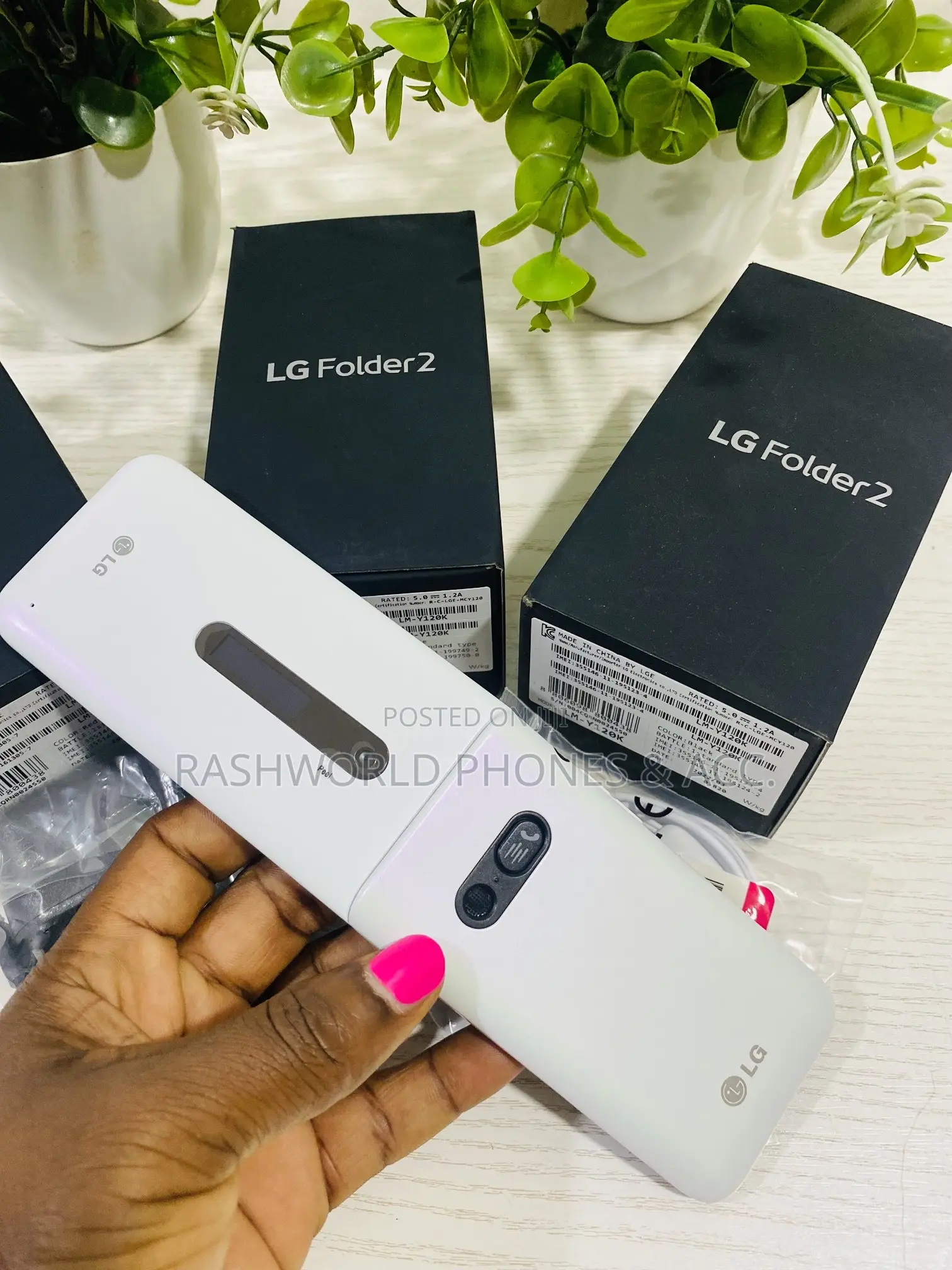 New LG Folder 2 8 GB White