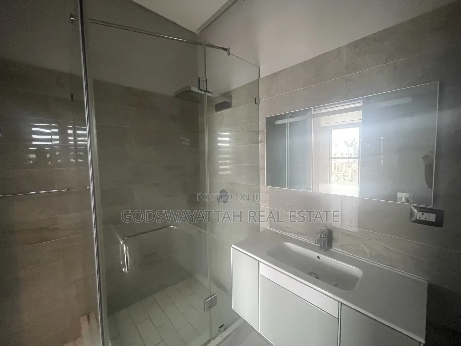 4bdrm House in East Legon, Adjiriganor for rent