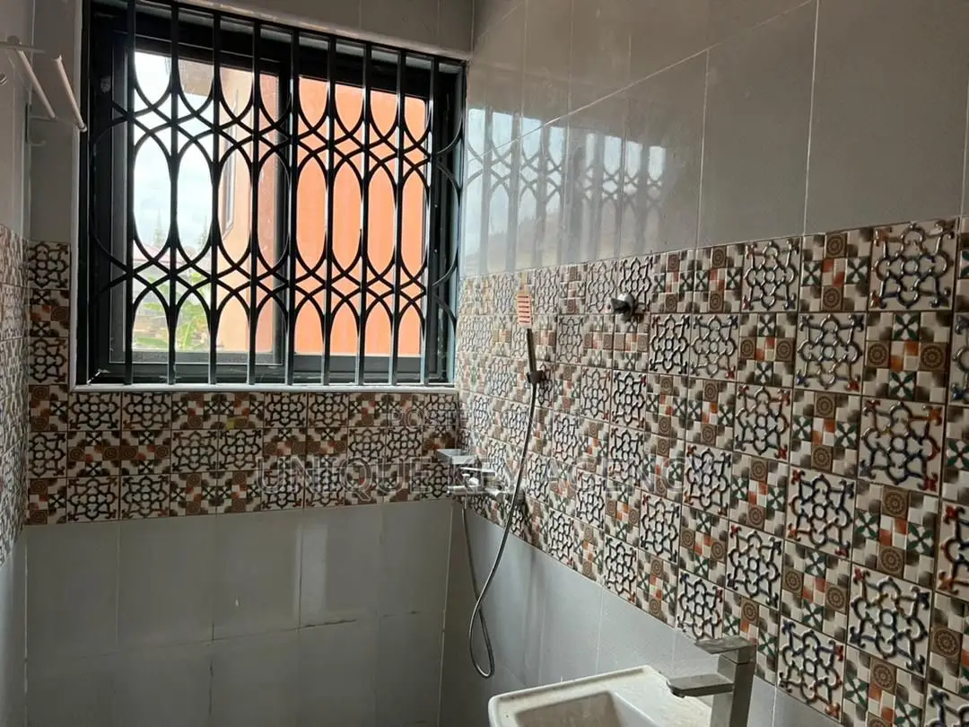 2bdrm Apartment in Unique Key Agency, Dansoman for rent