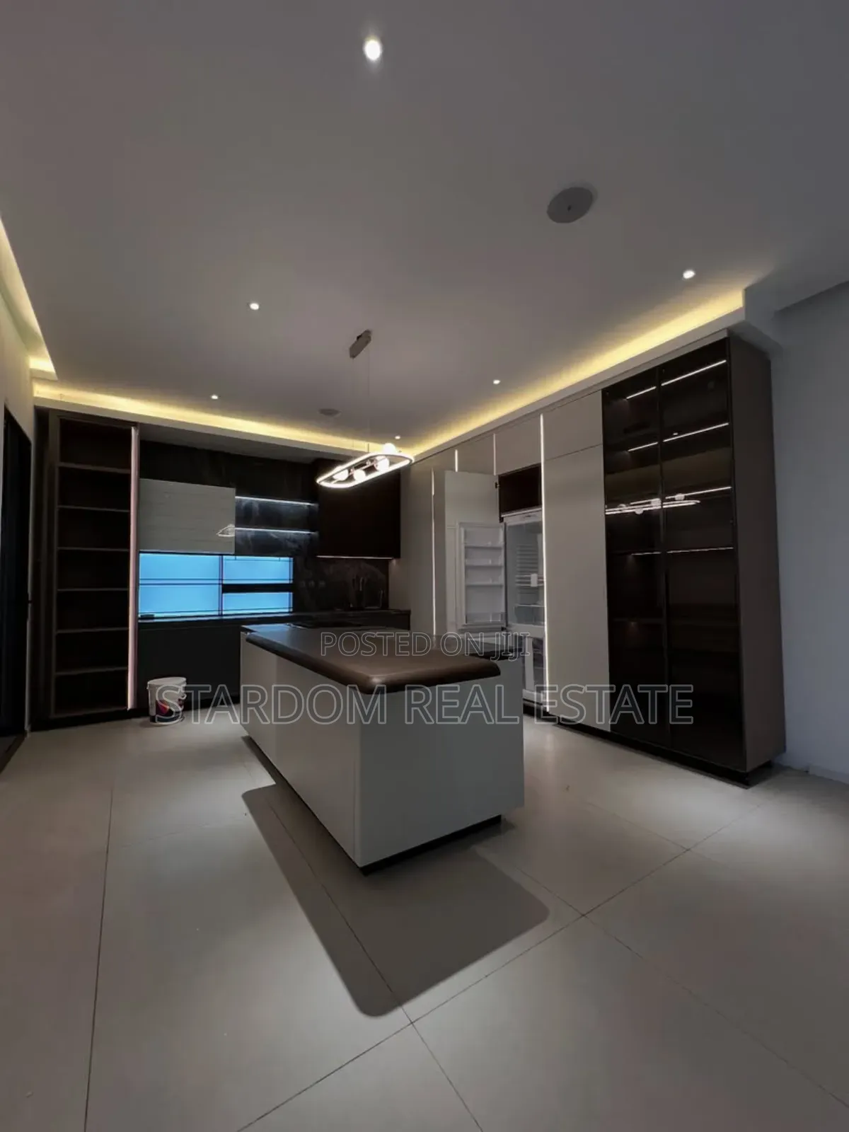4bdrm Duplex in Cantonments for sale