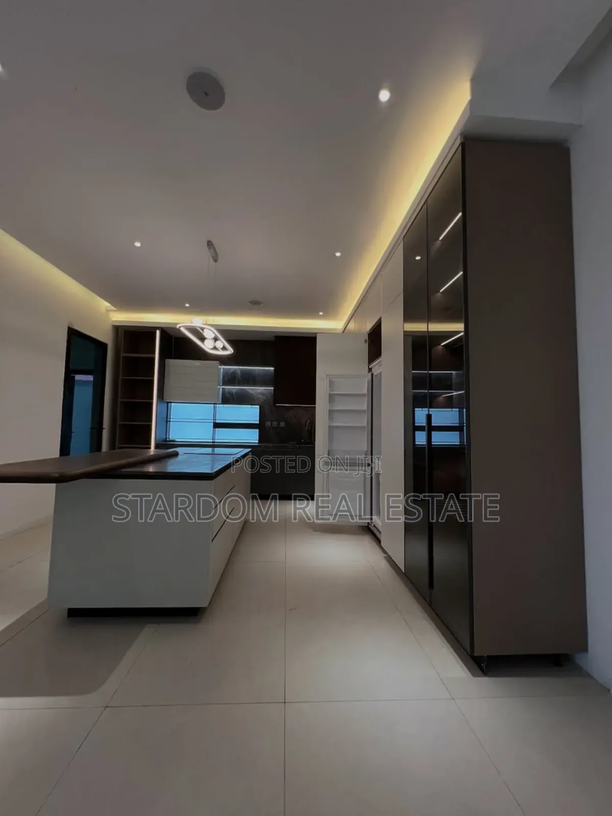 4bdrm Duplex in Cantonments for sale
