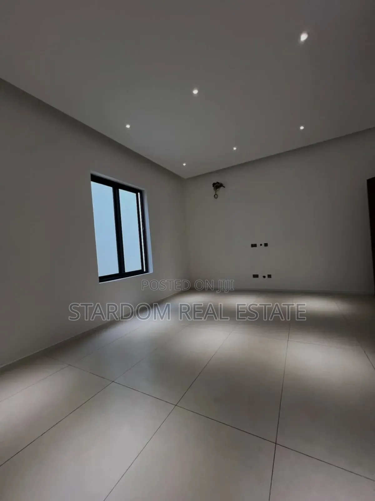 4bdrm Duplex in Cantonments for sale