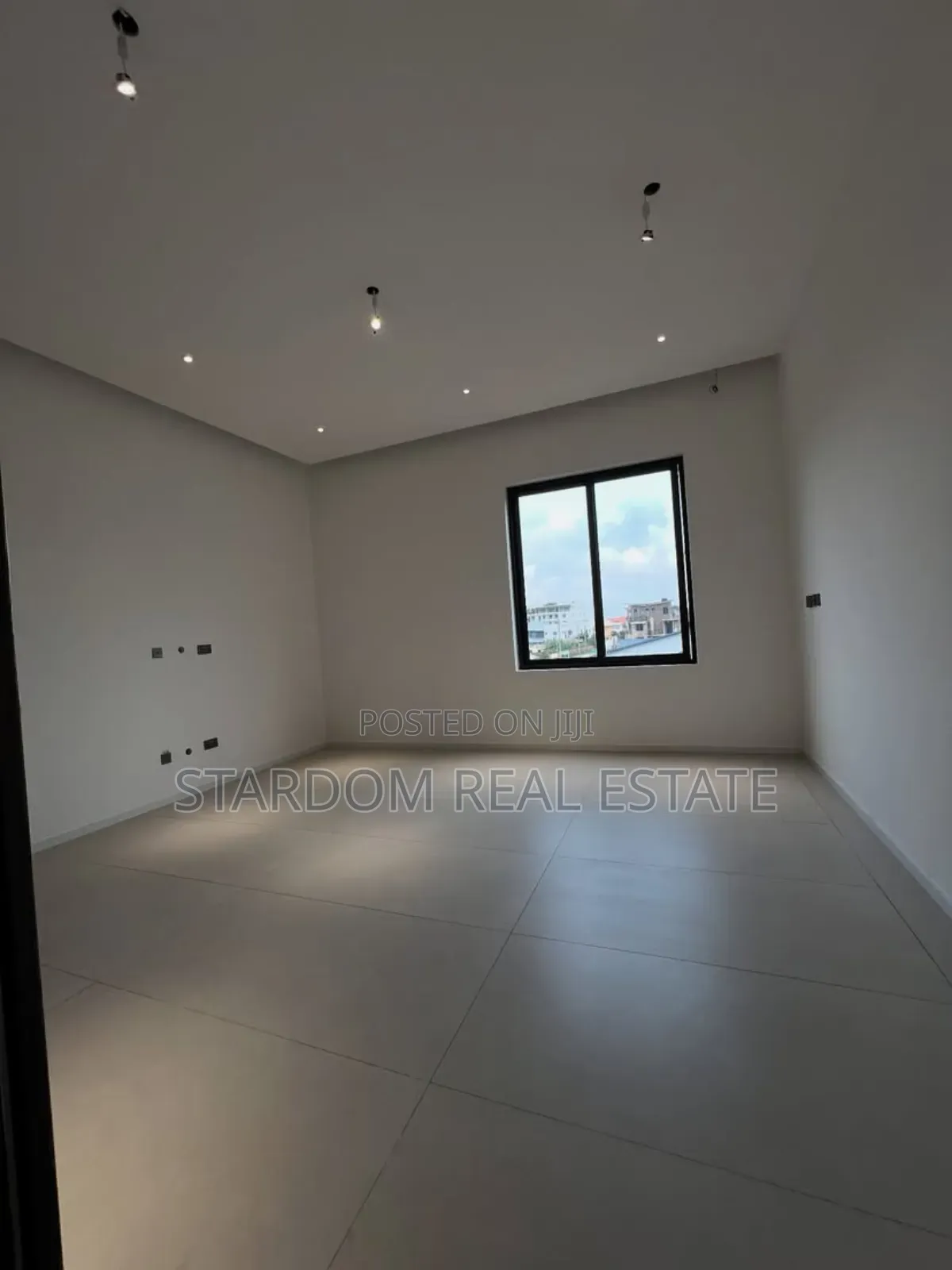 4bdrm Duplex in Cantonments for sale