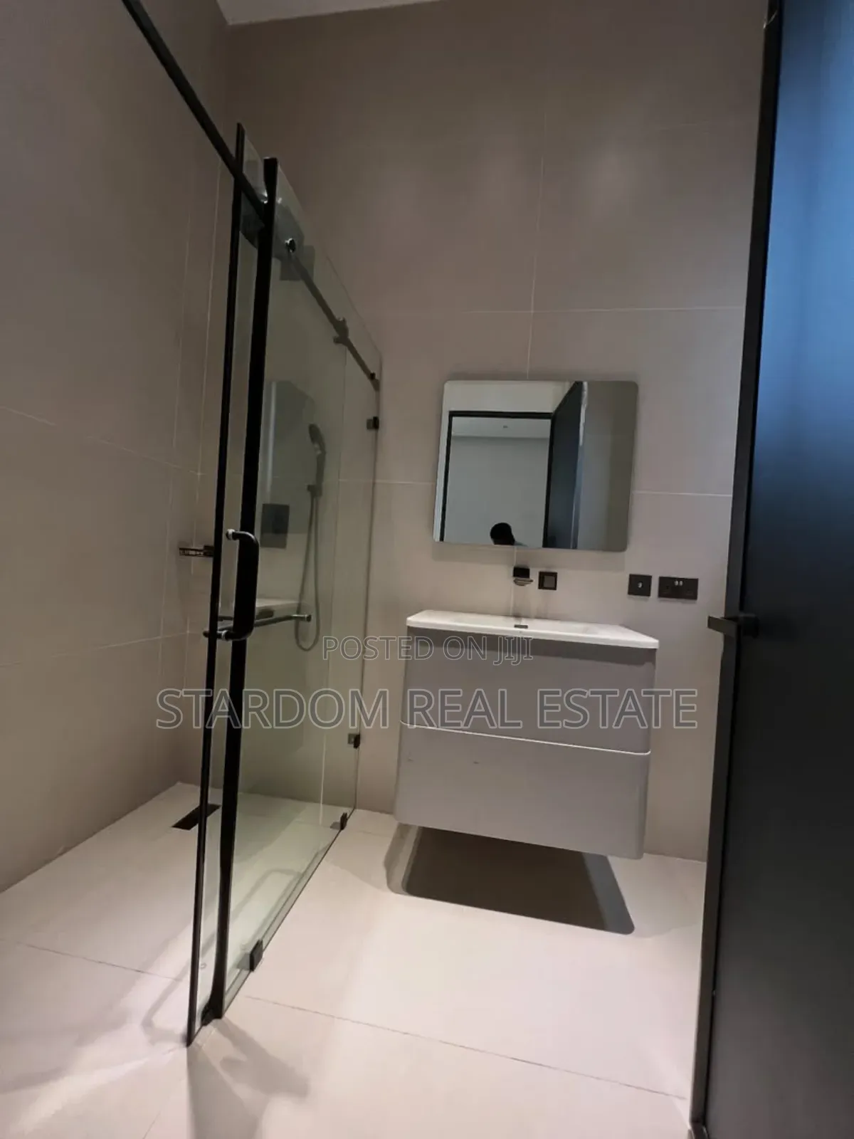 4bdrm Duplex in Cantonments for sale
