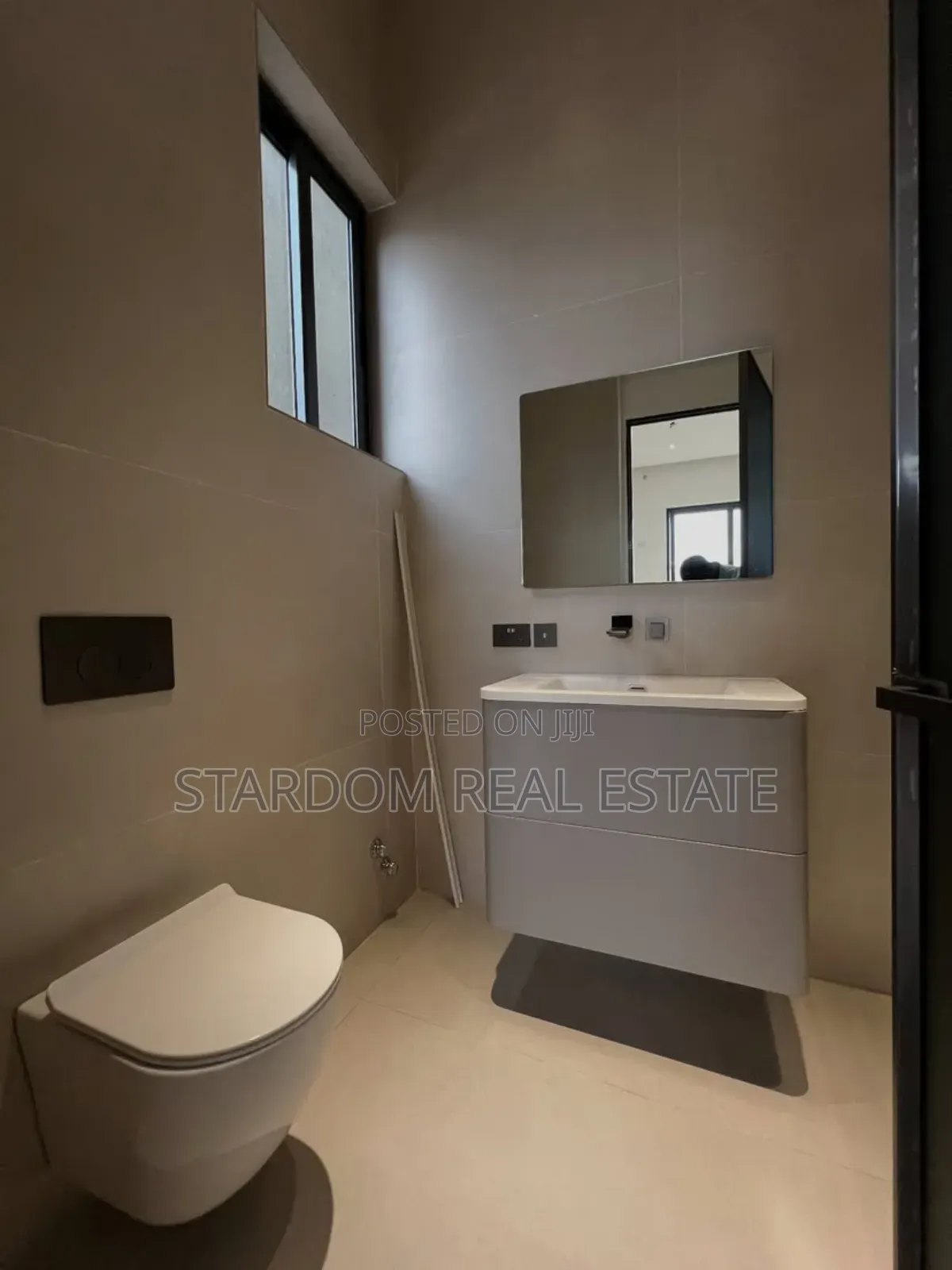 4bdrm Duplex in Cantonments for sale