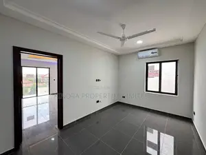 4bdrm Duplex in Lakeside Community 8, Accra Metropolitan for sale