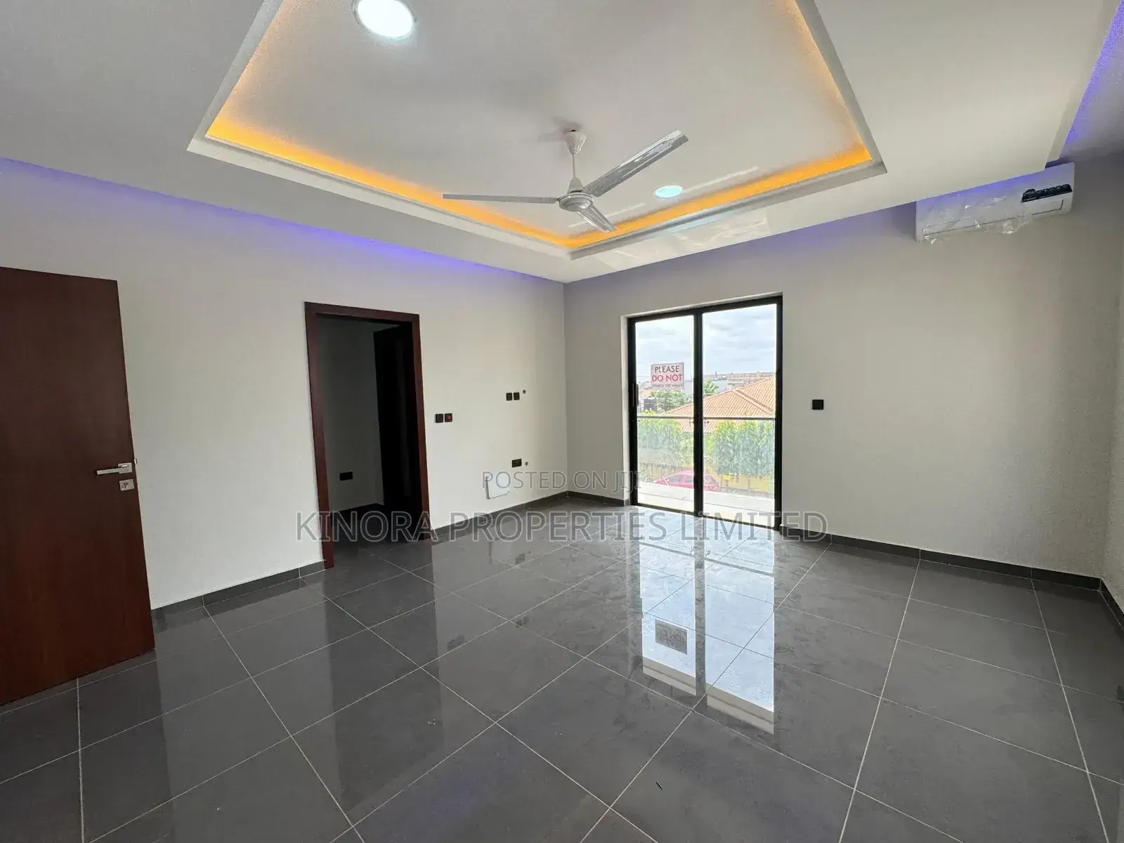 4bdrm Duplex in Lakeside Community 8, Accra Metropolitan for sale