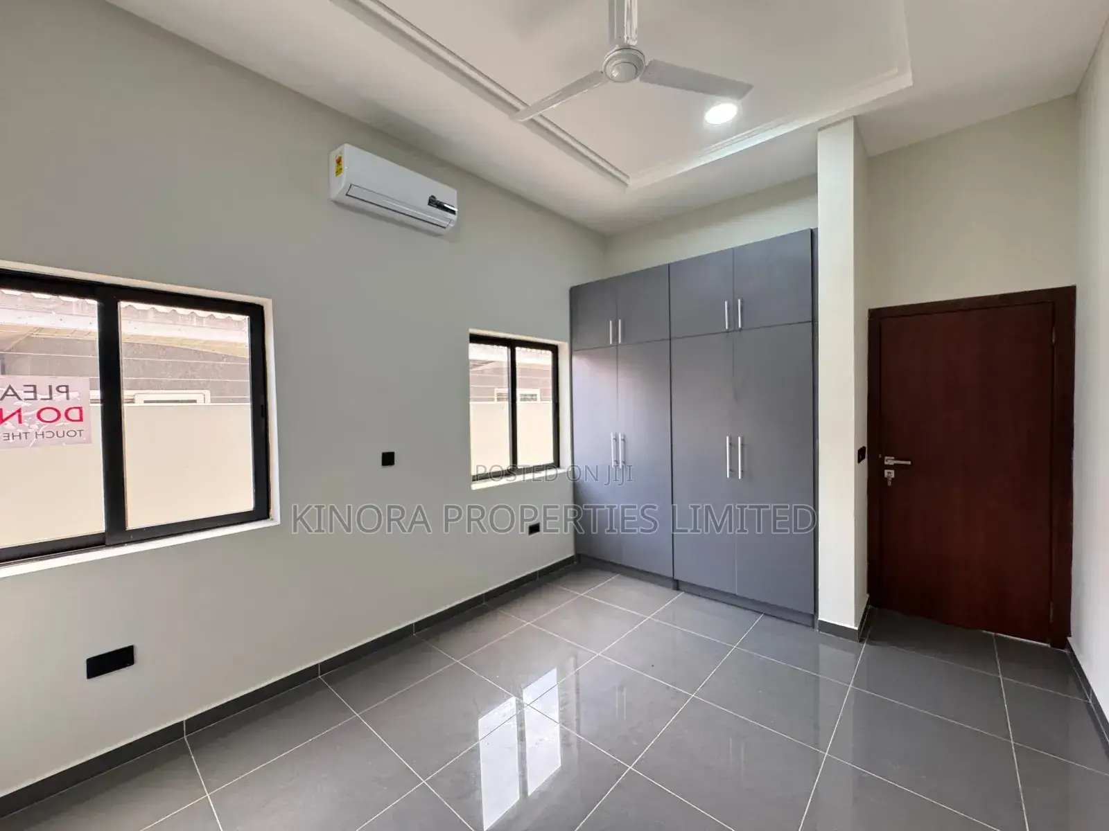 4bdrm Duplex in Lakeside Community 8, Accra Metropolitan for sale