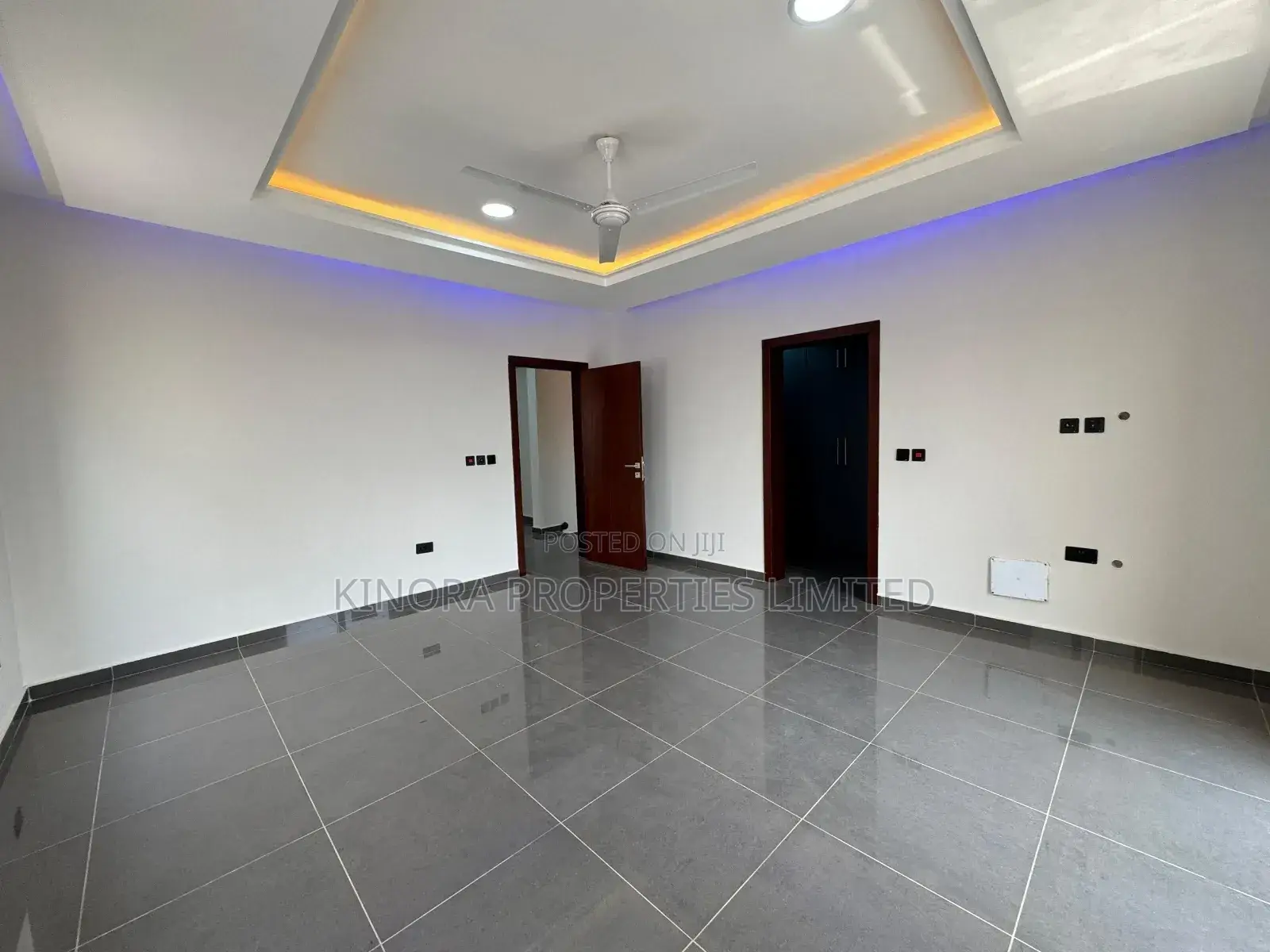 4bdrm Duplex in Lakeside Community 8, Accra Metropolitan for sale