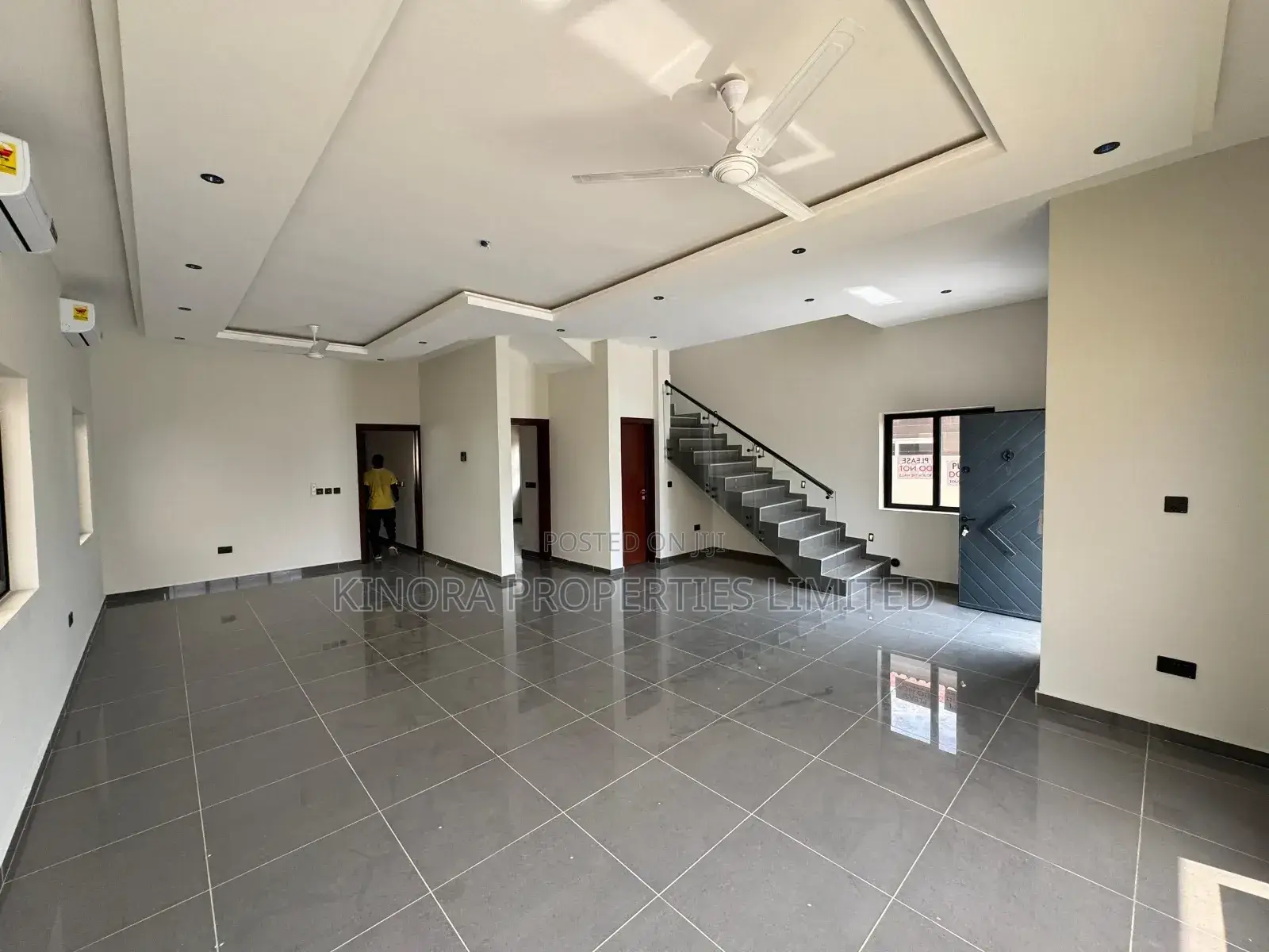 4bdrm Duplex in Lakeside Community 8, Accra Metropolitan for sale