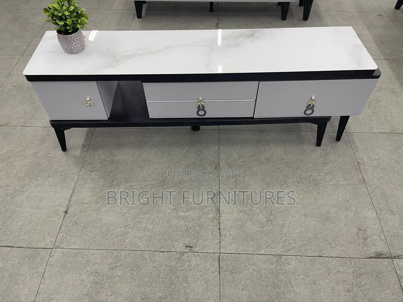 Wooden Tv Stand (With Drawers)