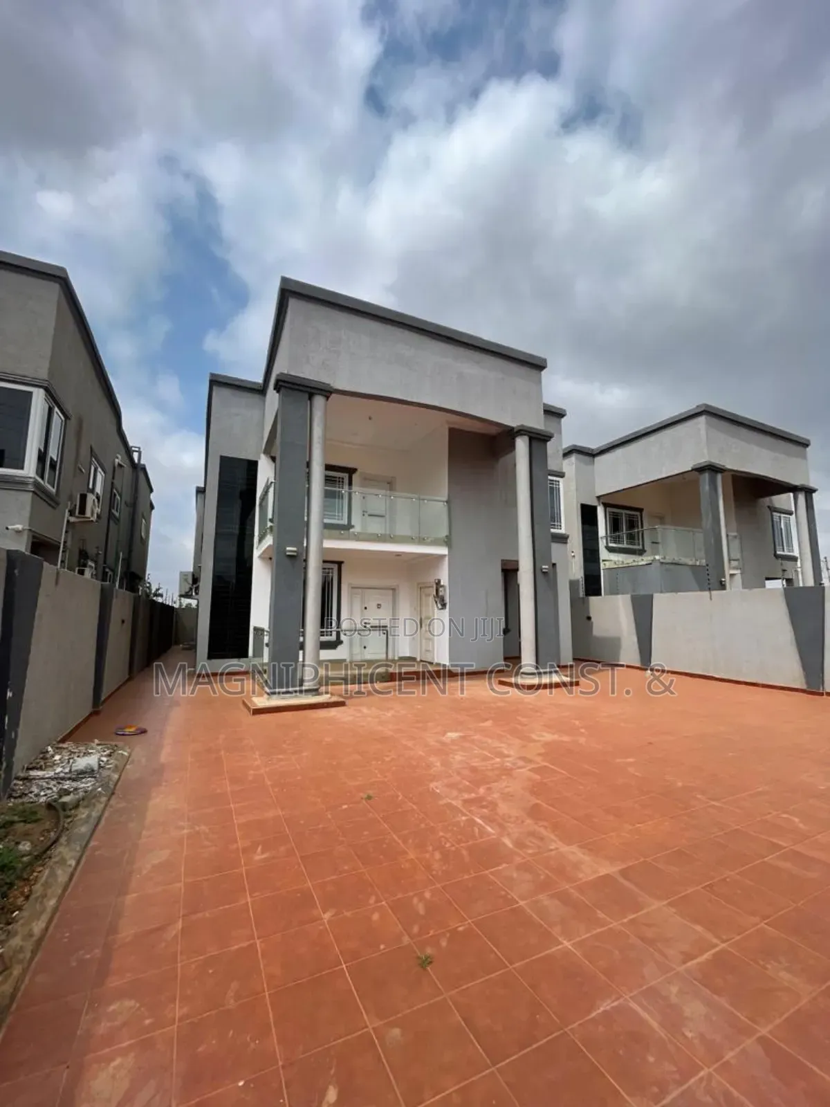 4bdrm Duplex in Lakeside Estates C1, Ashaley Botwe for rent