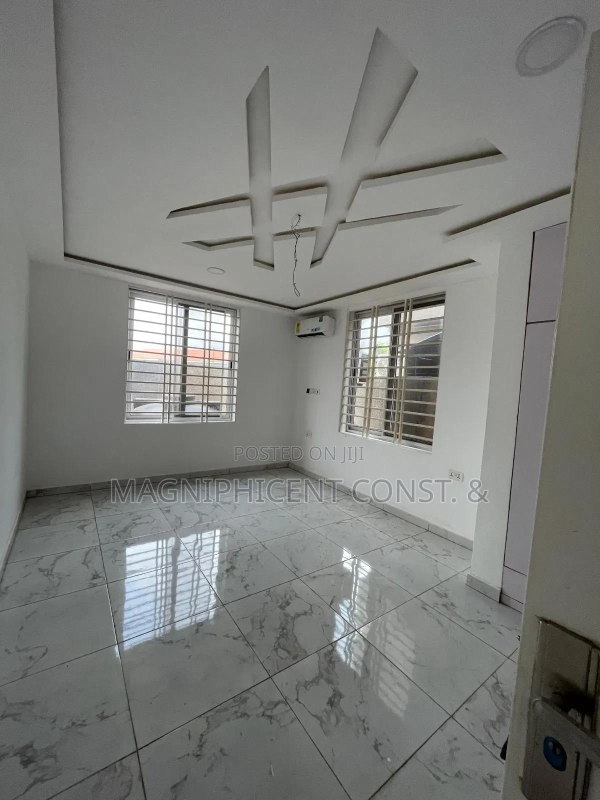 4bdrm Duplex in Lakeside Estates C1, Ashaley Botwe for rent