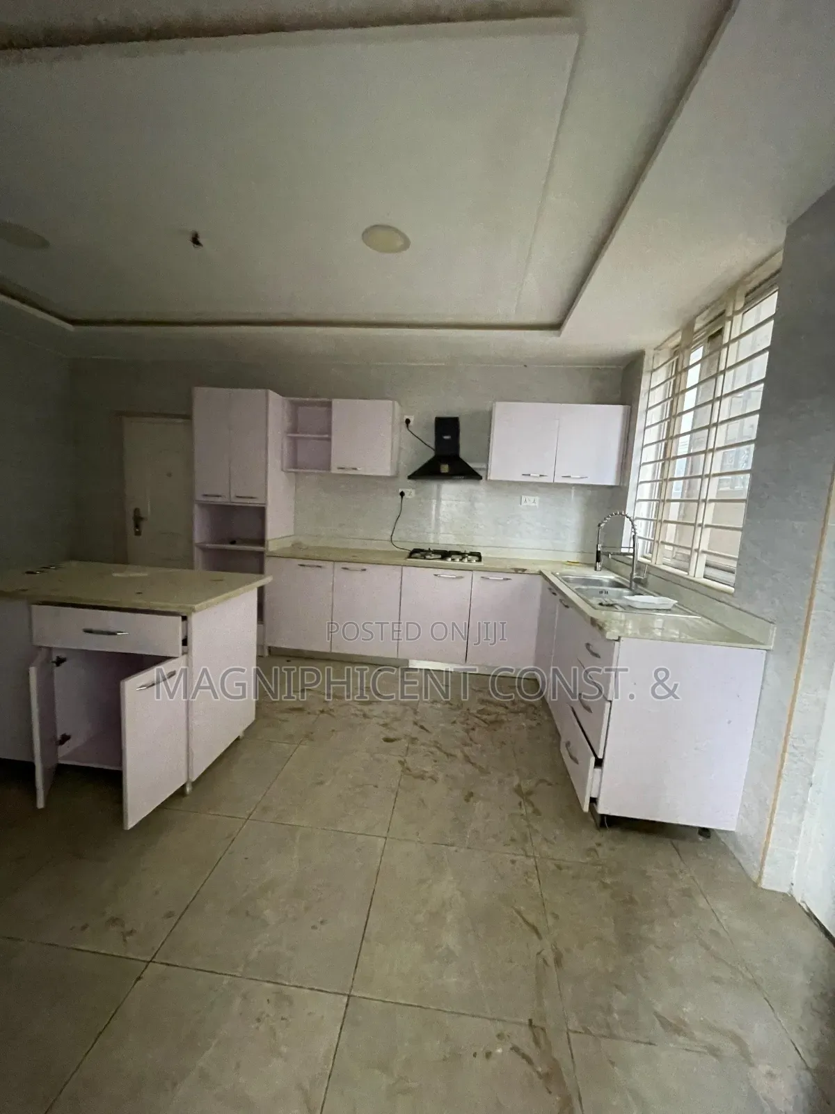 4bdrm Duplex in Lakeside Estates C1, Ashaley Botwe for rent