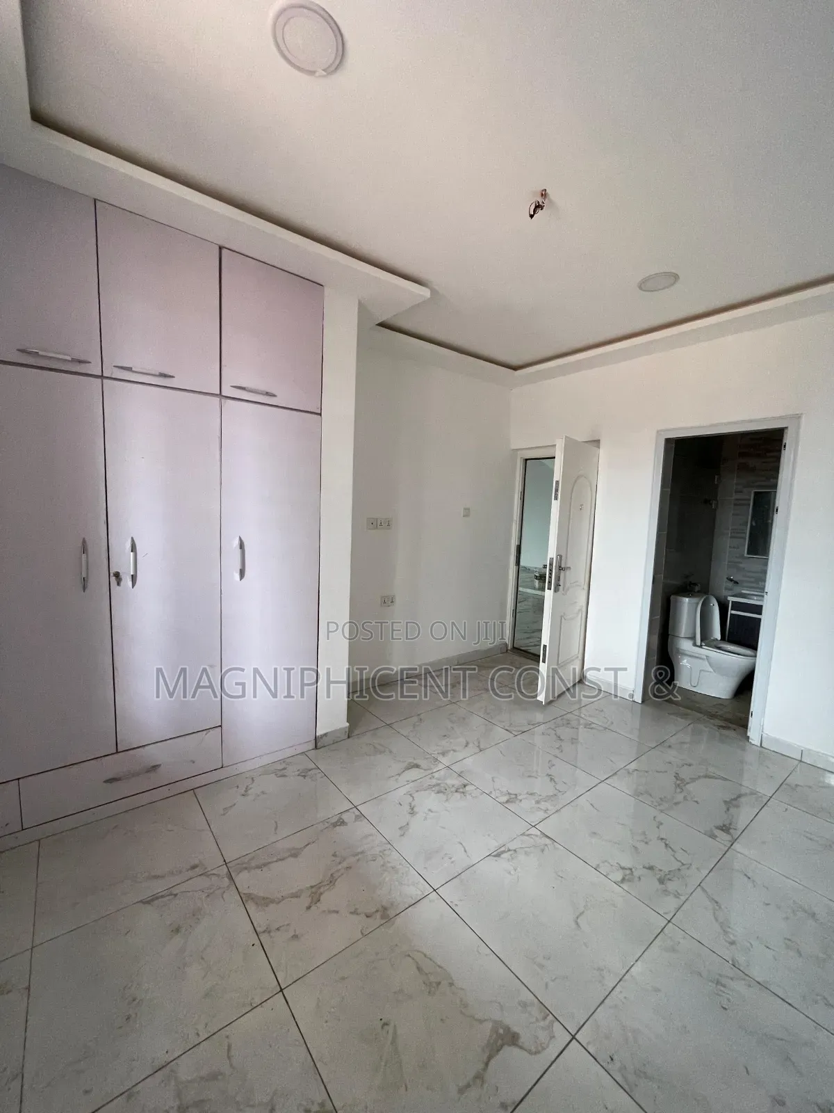 4bdrm Duplex in Lakeside Estates C1, Ashaley Botwe for rent