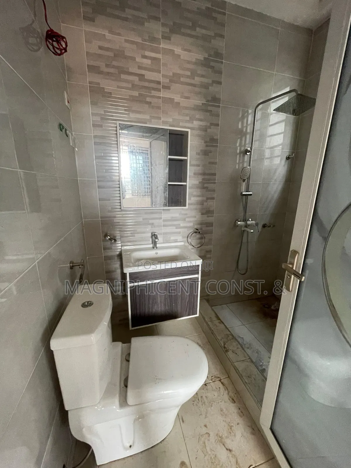 4bdrm Duplex in Lakeside Estates C1, Ashaley Botwe for rent