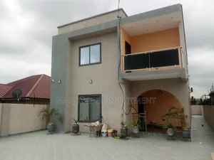 4bdrm Duplex in Lake Side Estate for sale